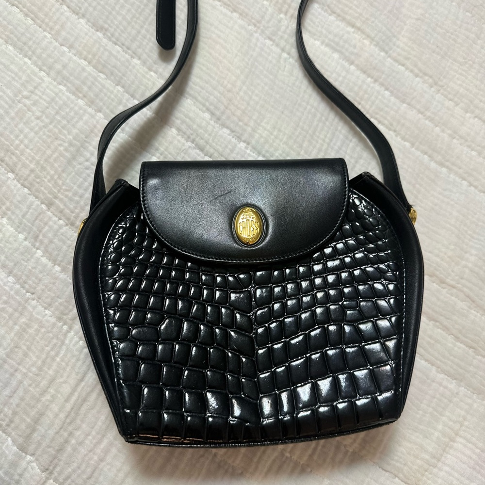 Chic Black Crocodile-Embossed Crossbody Bag